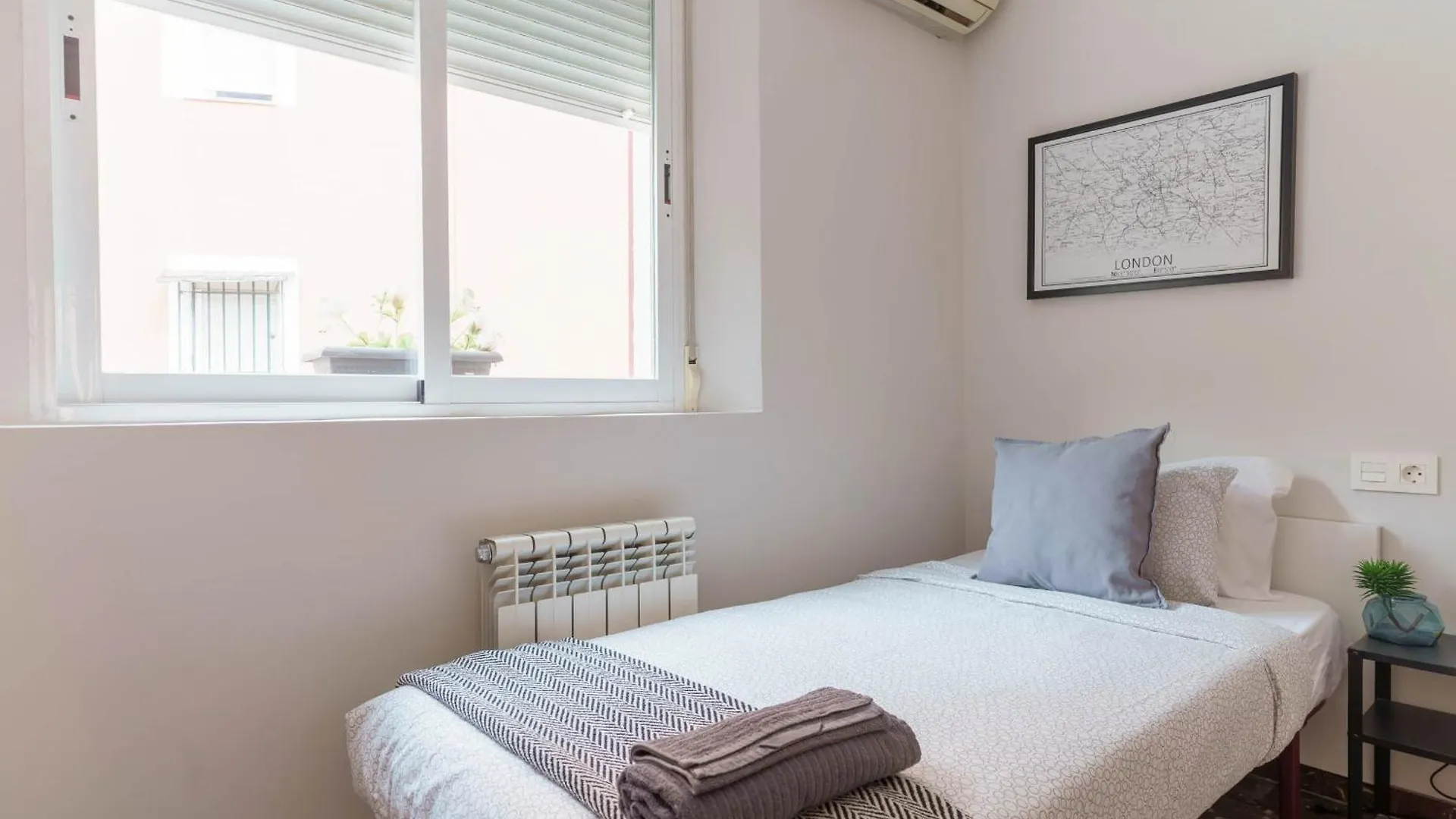 Casa La Fontana - Hostatel Bed & Breakfast Granada Spain